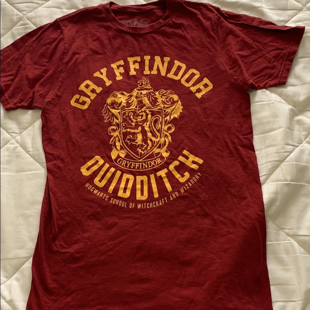 Gryffindor quidditch tee shirt